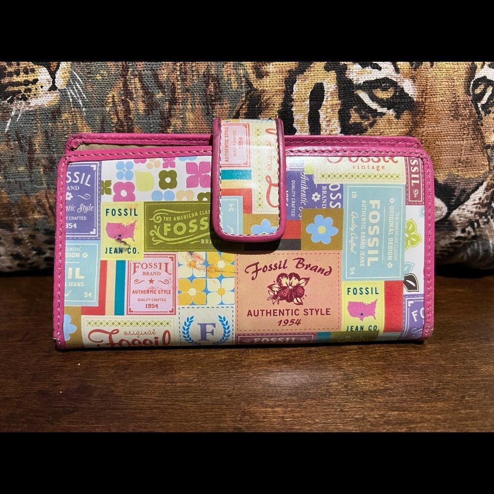 FOSSIL TRAVEL AROUND THE WORLD WALLET